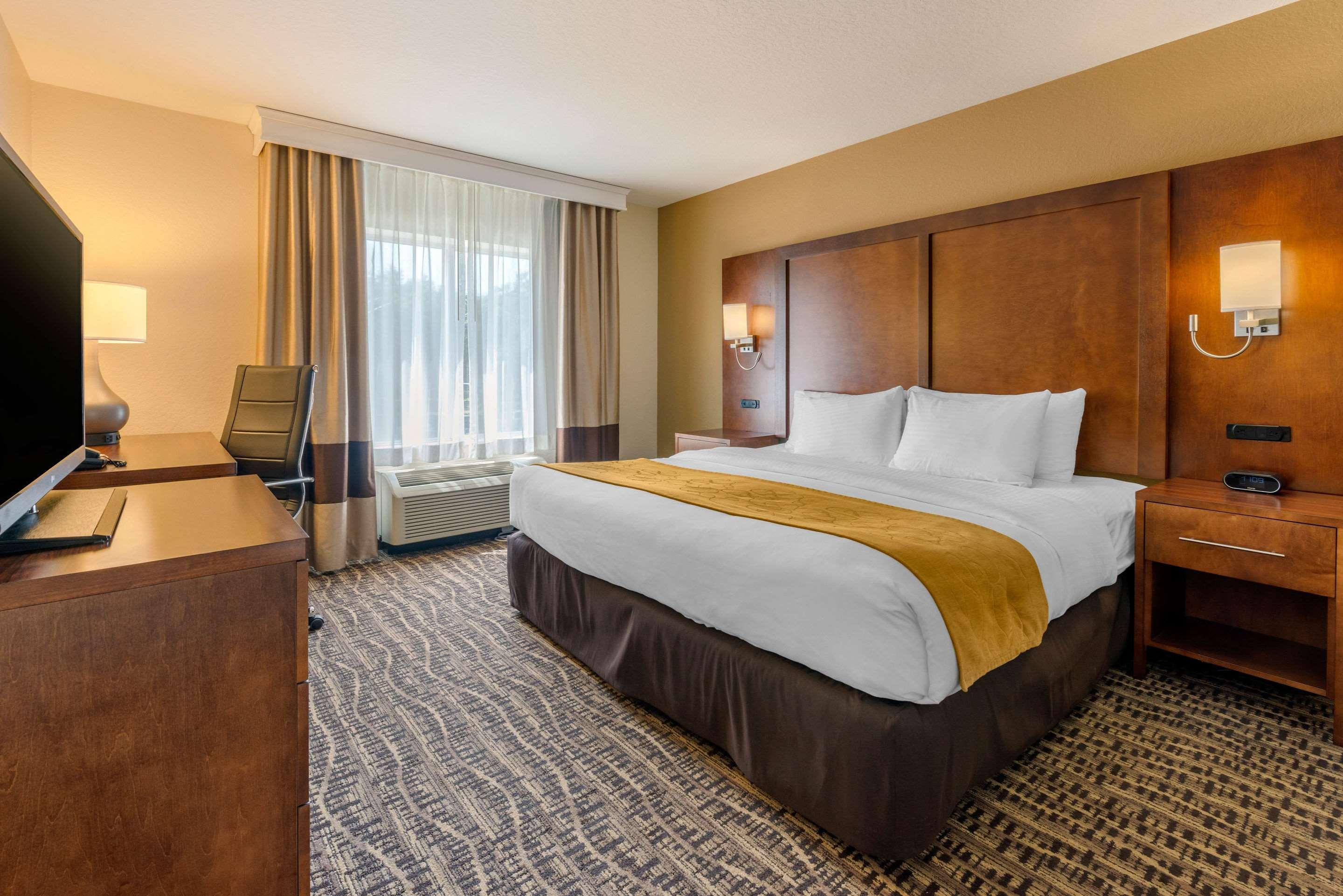 Comfort Lady - The Villages Hotel 3*